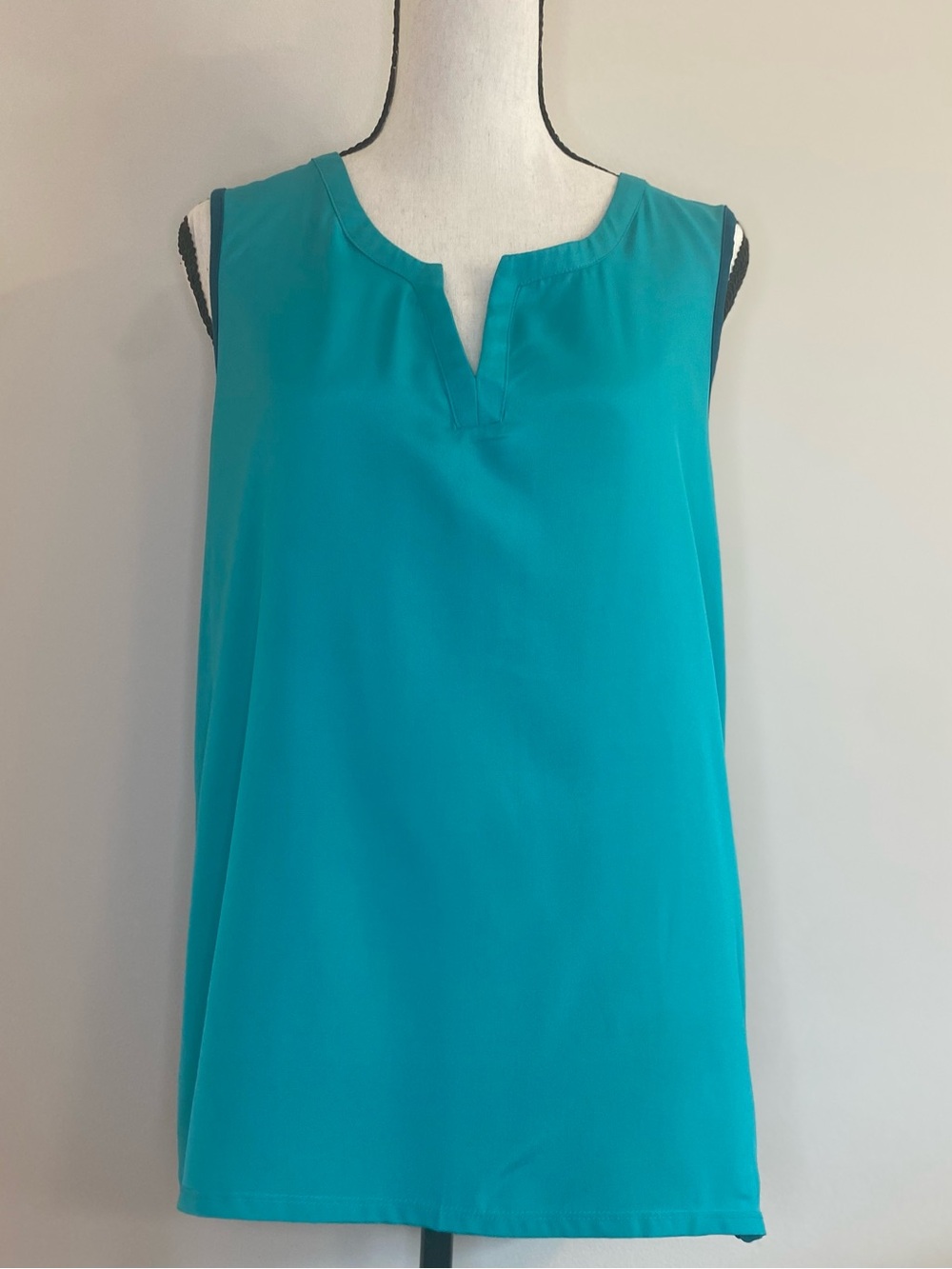 New York & Company Teal Layered Split V-Neck Sleeveless Tank Size large